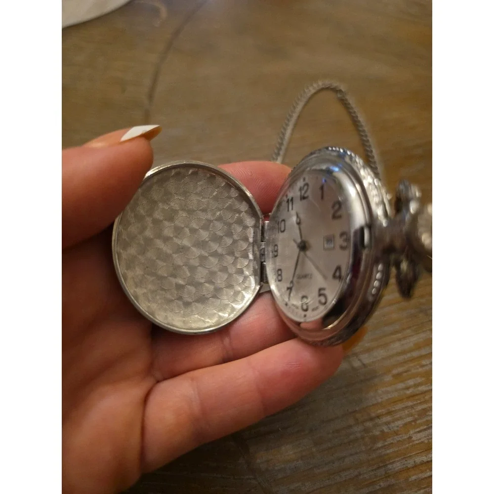 Vintage Steam Engine Train Quartz Pocket Watch Silver Gold Tone with Chain‎
